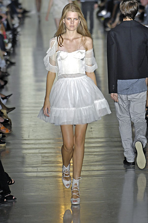 jill stuart lace dress. Stuart#39;s brave Spring 2007